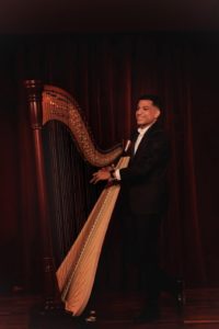 Portrait du harpiste Noam Angloma